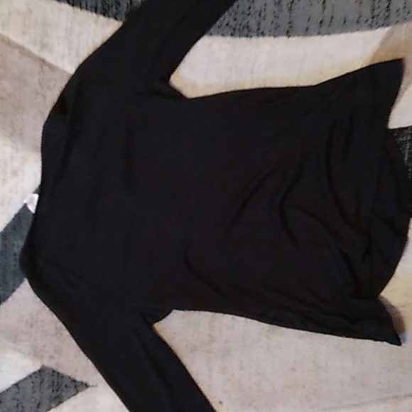 Woman's black causal shirt - Picture 3 of 4